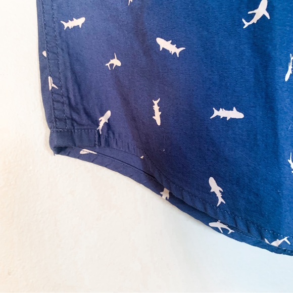 American Eagle • Short Sleeved Button Down Shirt - Picture 4 of 5